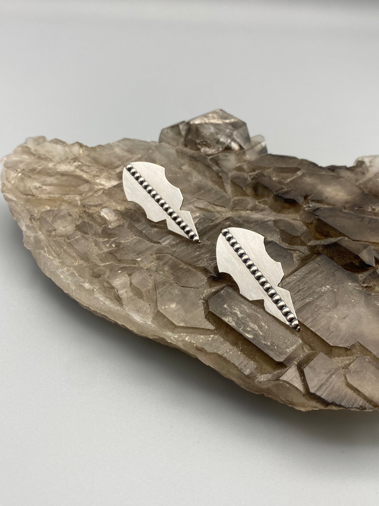shield studs 01